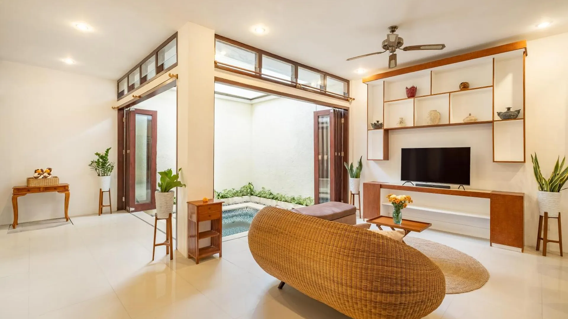 Seven Residence Kerobokan  0*, Seminyak (Bali)