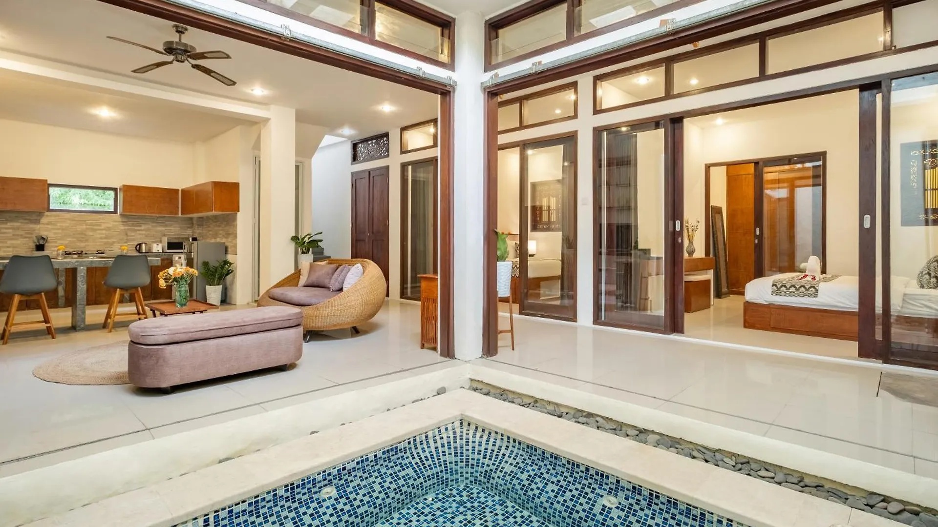 Seven Residence Kerobokan  Villa Seminyak (Bali)
